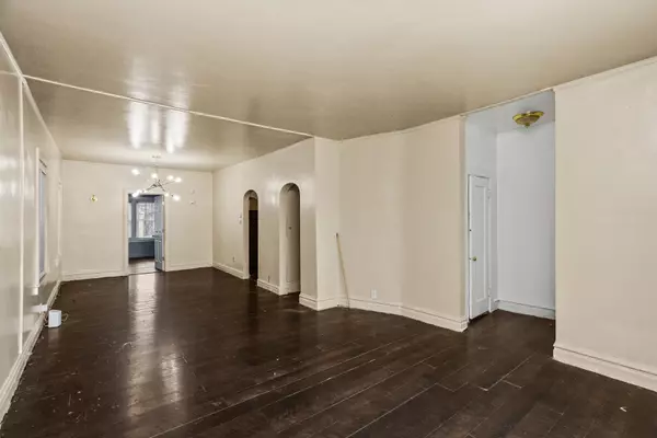 Chicago, IL 60649,7526 S Merrill Avenue