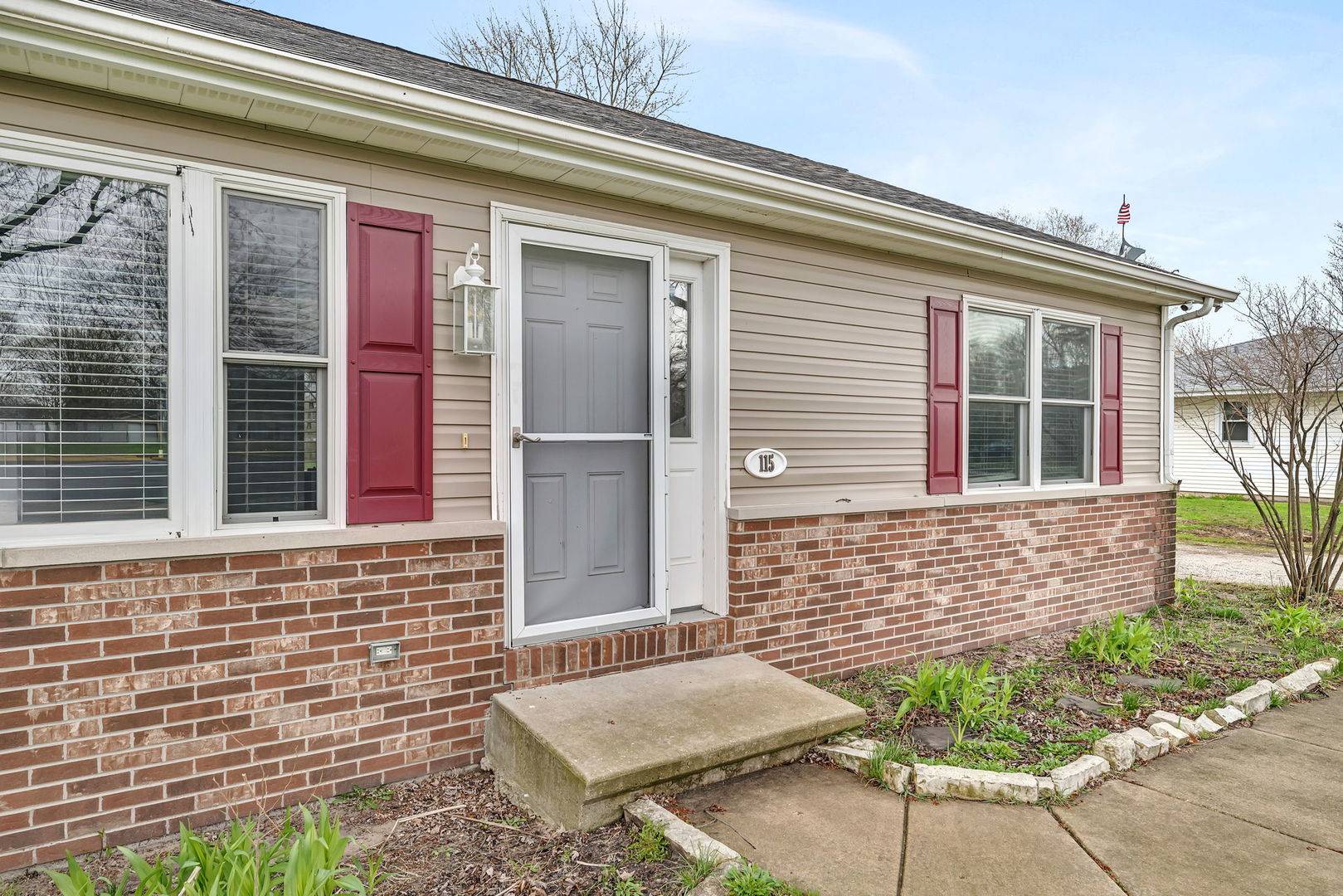 Braidwood, IL 60408,115 S Division Street