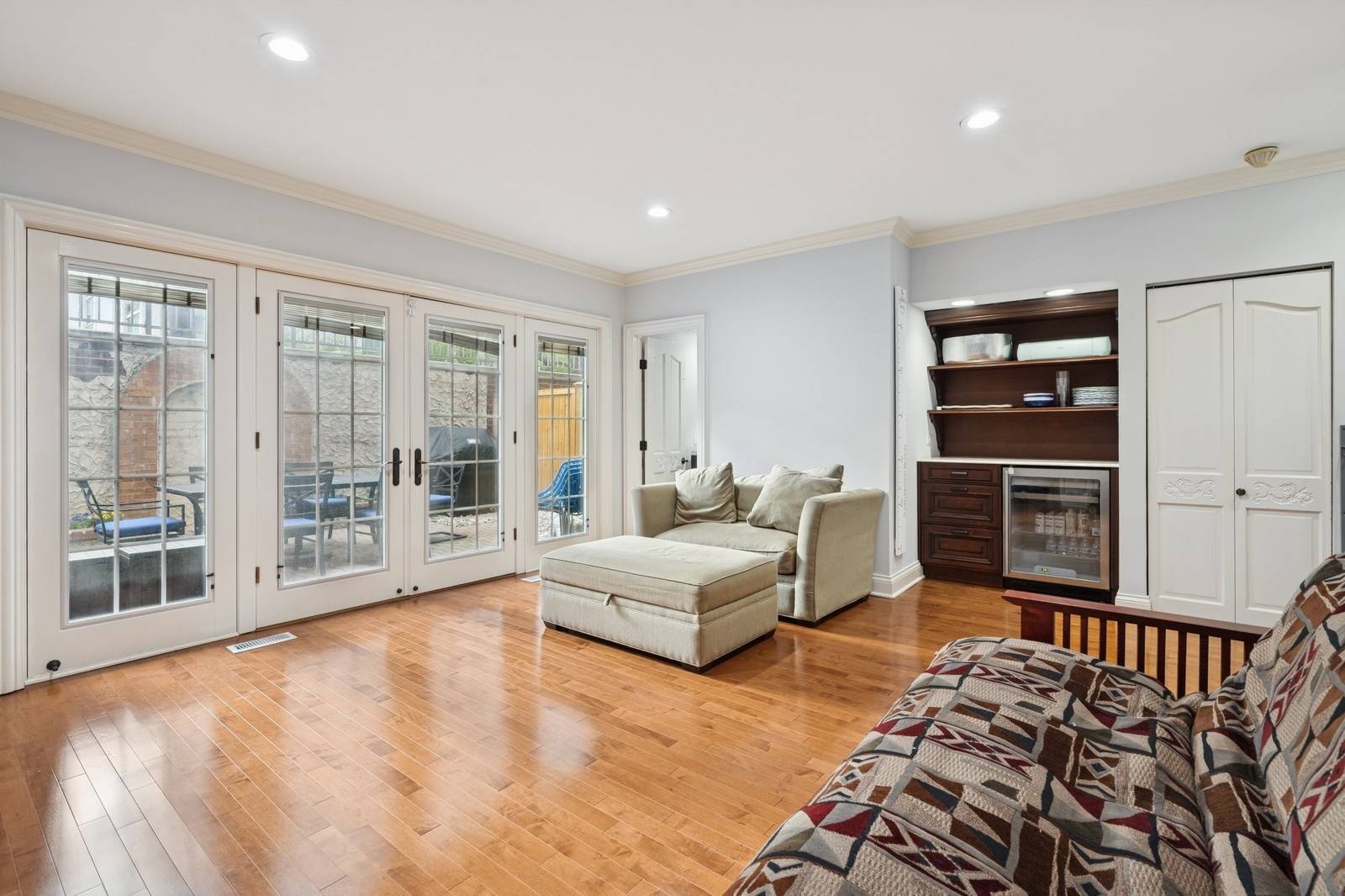 Chicago, IL 60610,55 W Goethe Street #1236