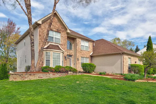 Algonquin, IL 60102,660 Saratoga Circle
