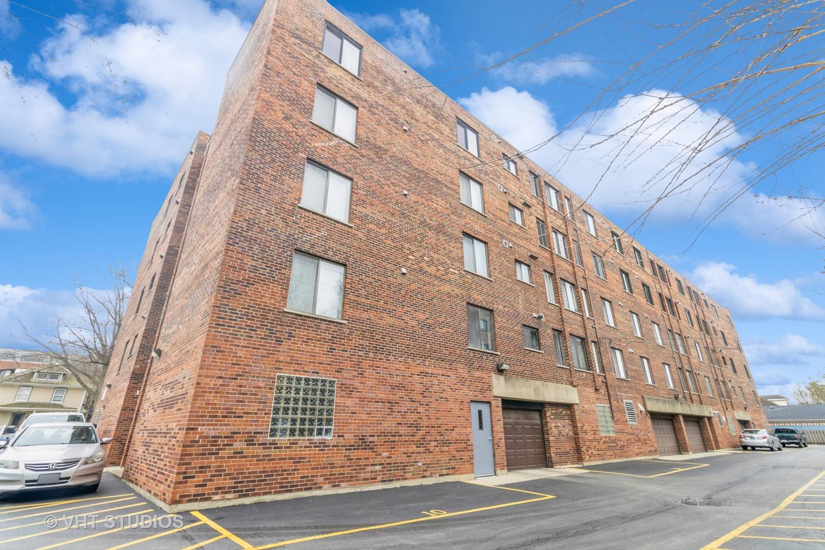 Arlington Heights, IL 60005,110 S Dunton Avenue #2A