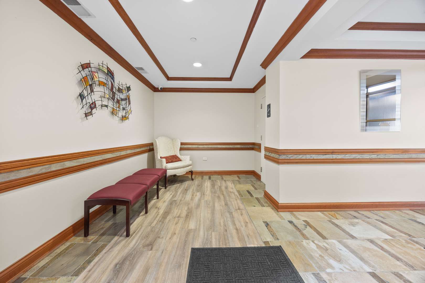 Roselle, IL 60172,17 E Hattendorf Avenue #205