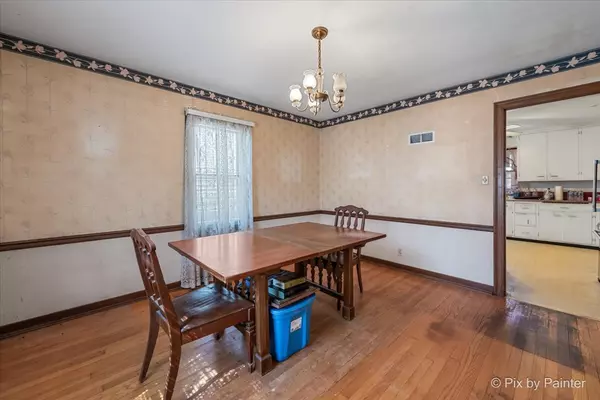 South Elgin, IL 60177,313 Hollywood Court