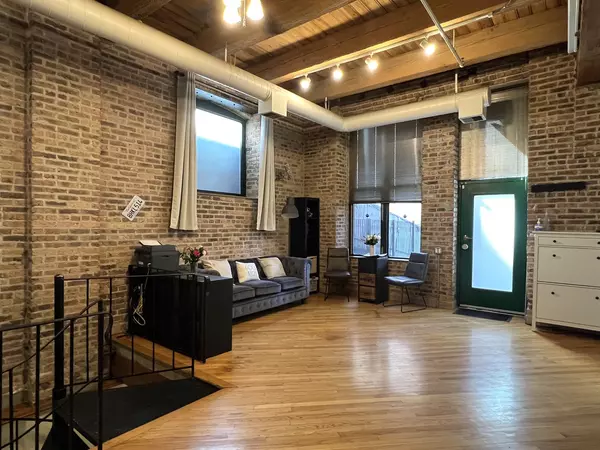 Chicago, IL 60607,331 S Peoria Street #101