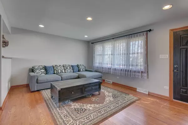 Chicago Ridge, IL 60415,6534 107th Street