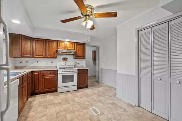 Lake Zurich, IL 60047,15 Rugby Road