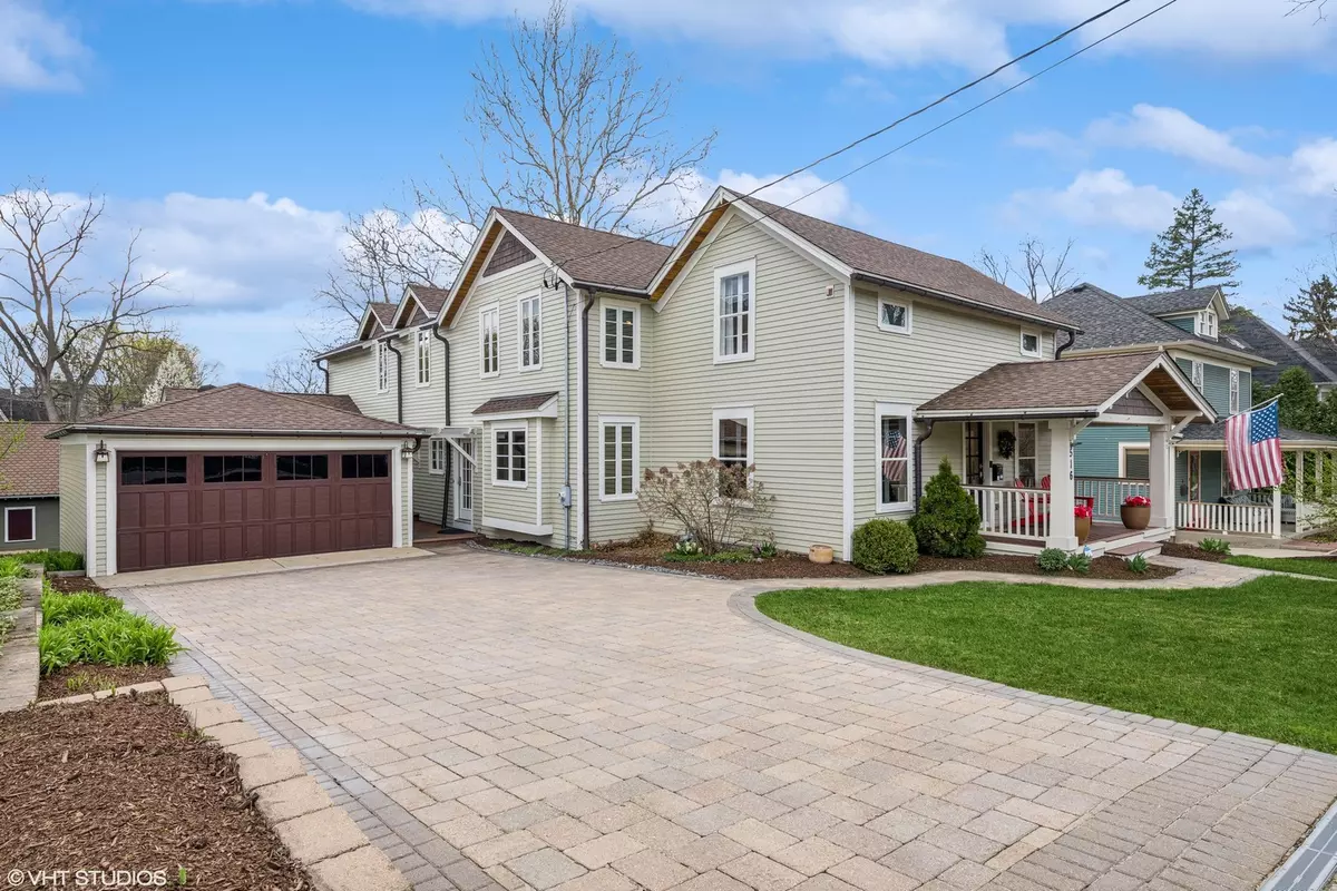 Barrington, IL 60010,516 S Grove Avenue