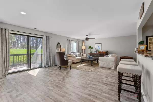 Gurnee, IL 60031,5844 Heather Ridge Drive #105