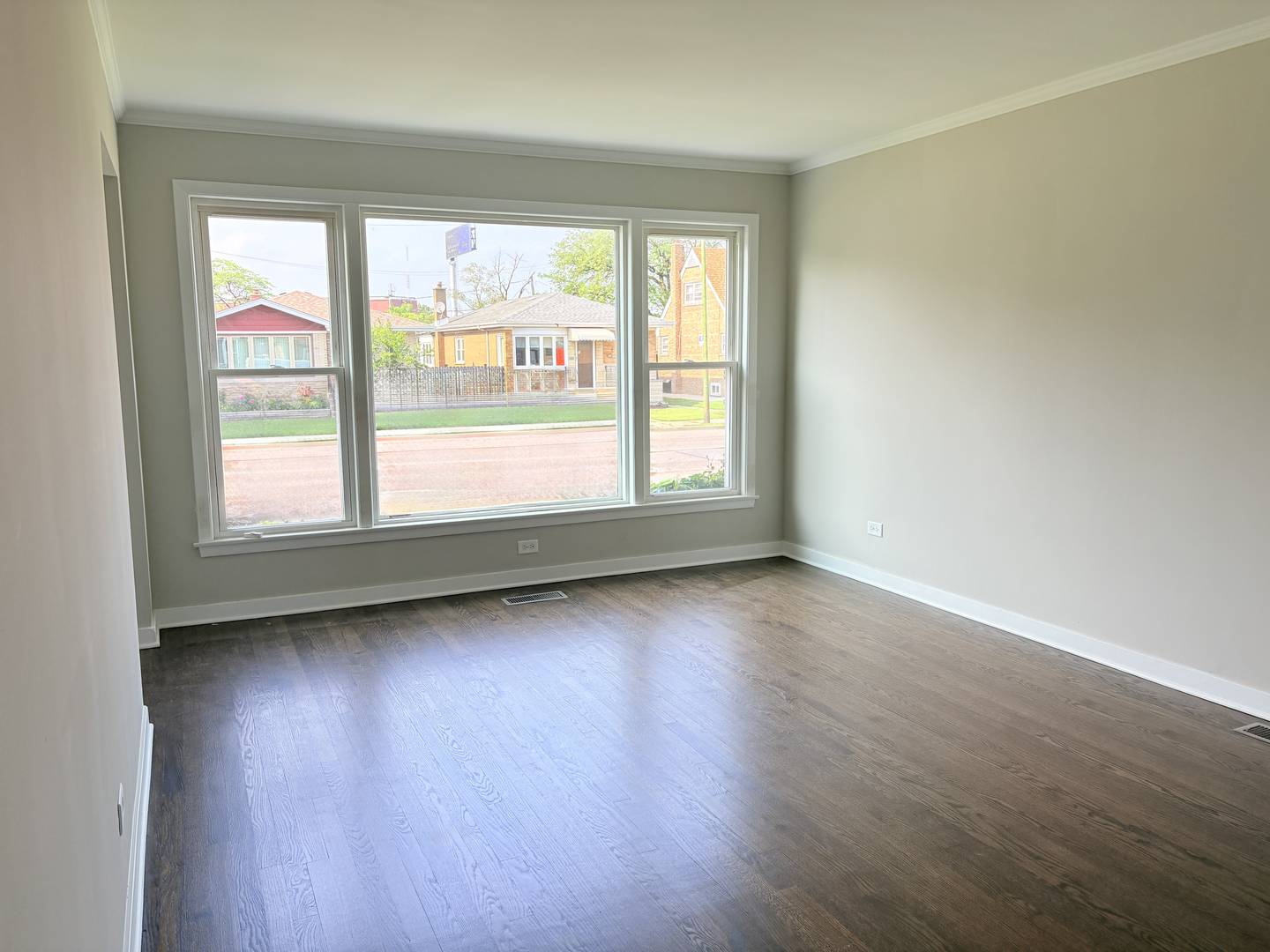 Chicago, IL 60630,5815 W Foster Avenue