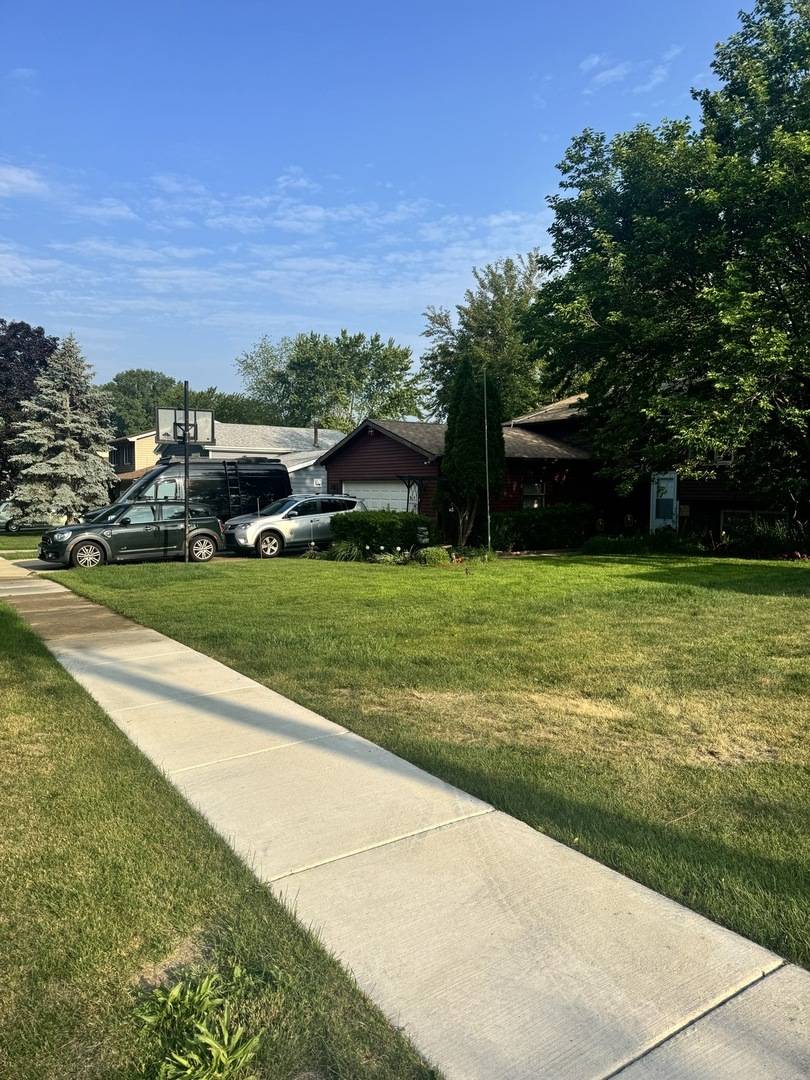 Mundelein, IL 60060,114 W Hawthorne Boulevard