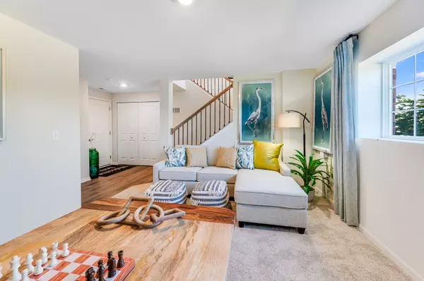 Lindenhurst, IL 60046,3701 Neubauer Circle #101