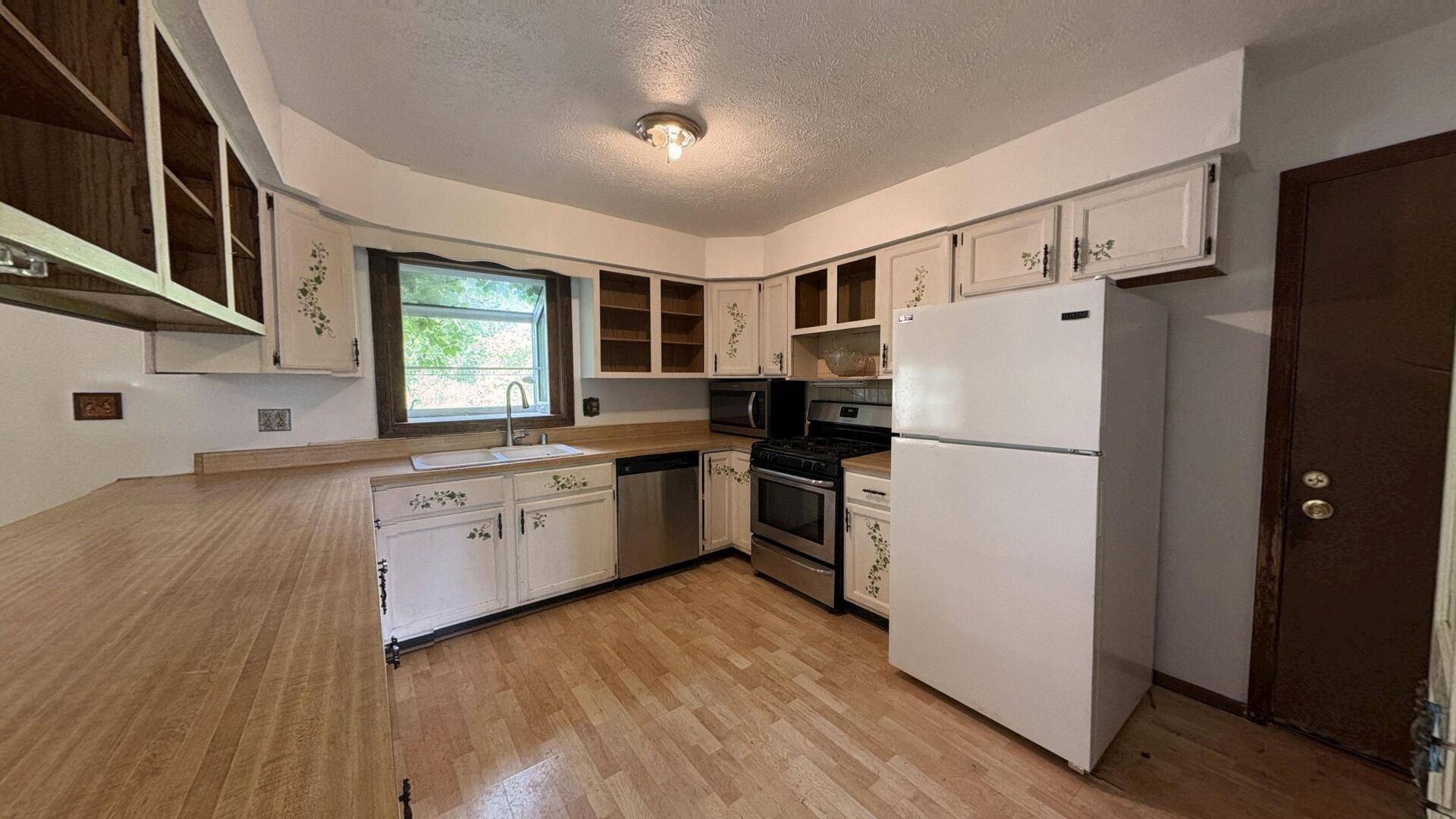 Loves Park, IL 61111,6092 Torch Lite Trail