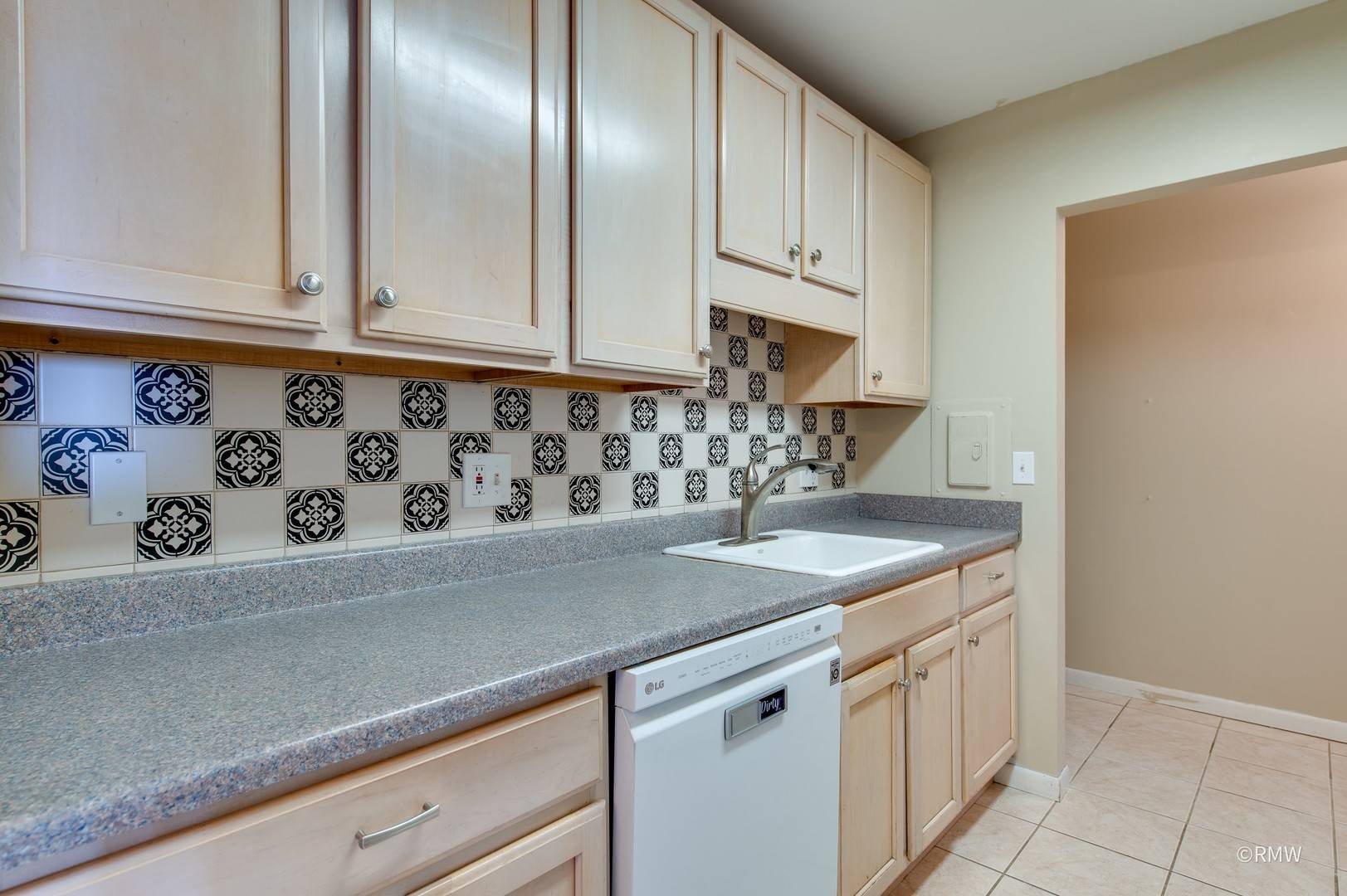 Elk Grove Village, IL 60007,840 Wellington Avenue #318