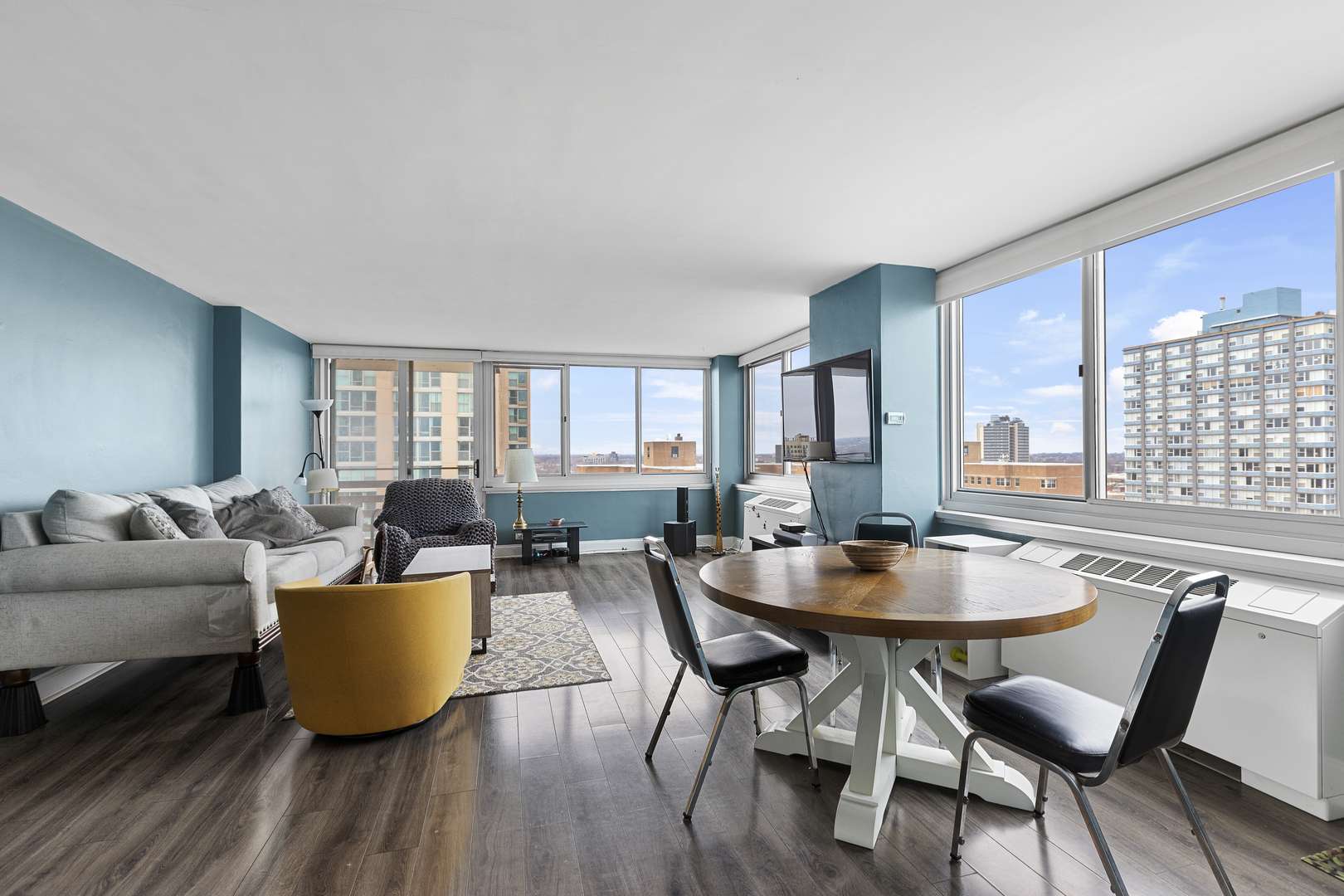 Chicago, IL 60660,5601 N SHERIDAN Road #13E