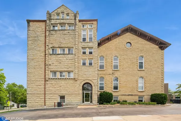 Lemont, IL 60439,400 Mccarthy Road #421