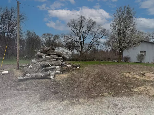 Watseka, IL 60970,2318 N 2010 East Road