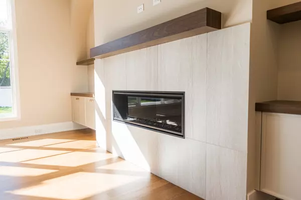 Elmhurst, IL 60126,274 E CRESCENT Avenue