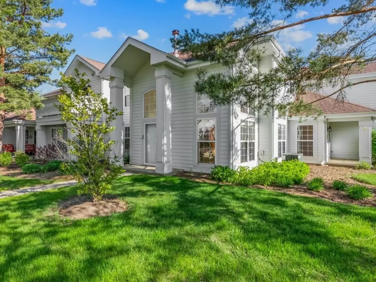 Lakewood, IL 60014,9531 Lenox Lane