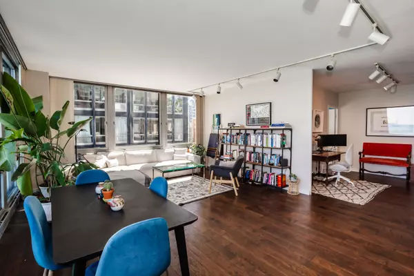 Chicago, IL 60611,880 N LAKE SHORE Drive #17D