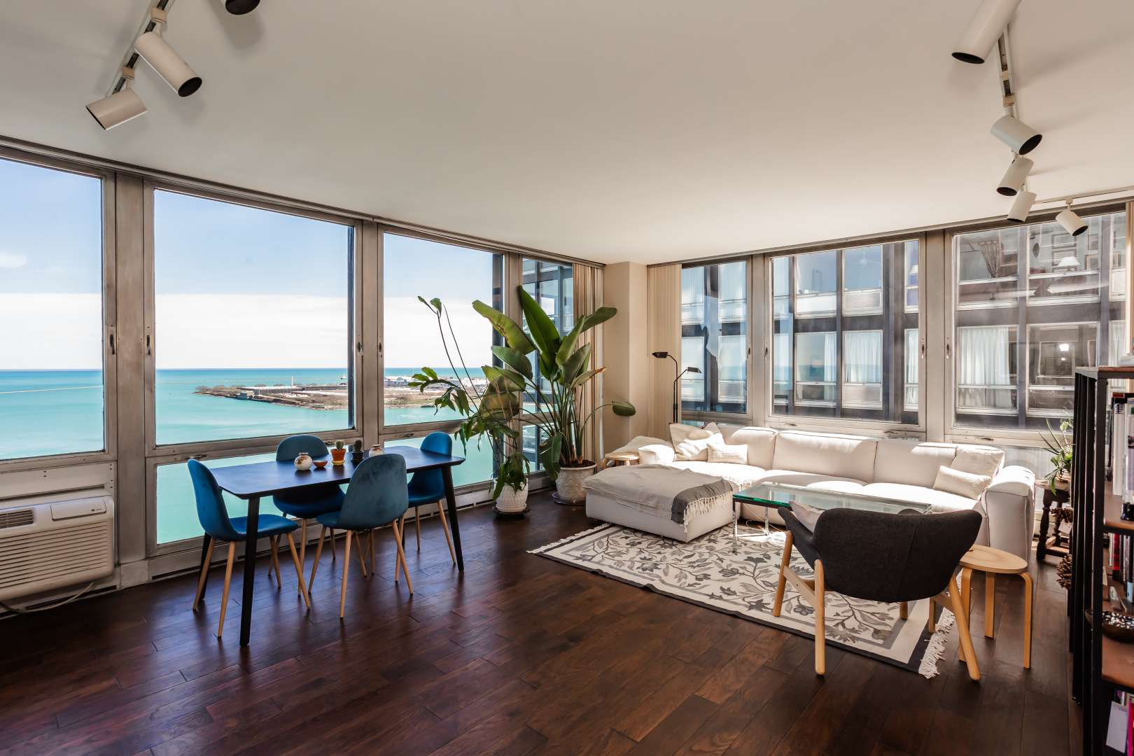 Chicago, IL 60611,880 N LAKE SHORE Drive #17D