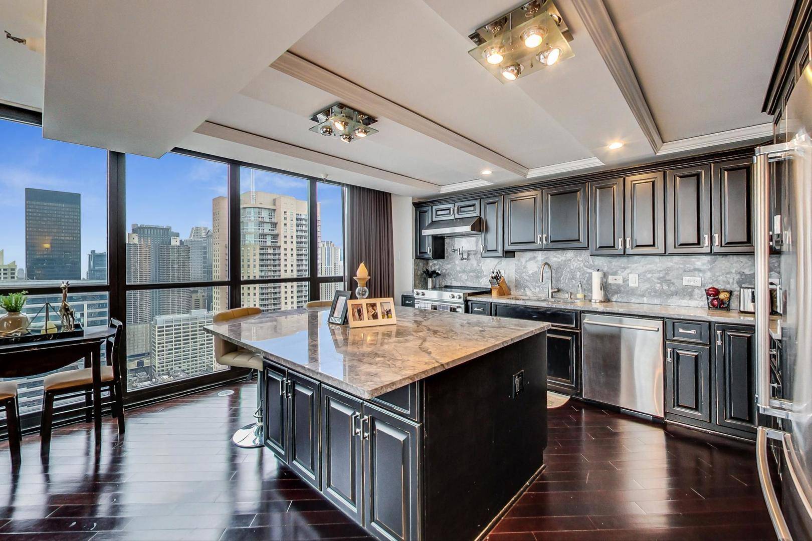Chicago, IL 60611,10 E Ontario Street #4801-02