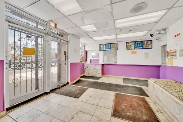 Chicago, IL 60620,1733 W 87th Street