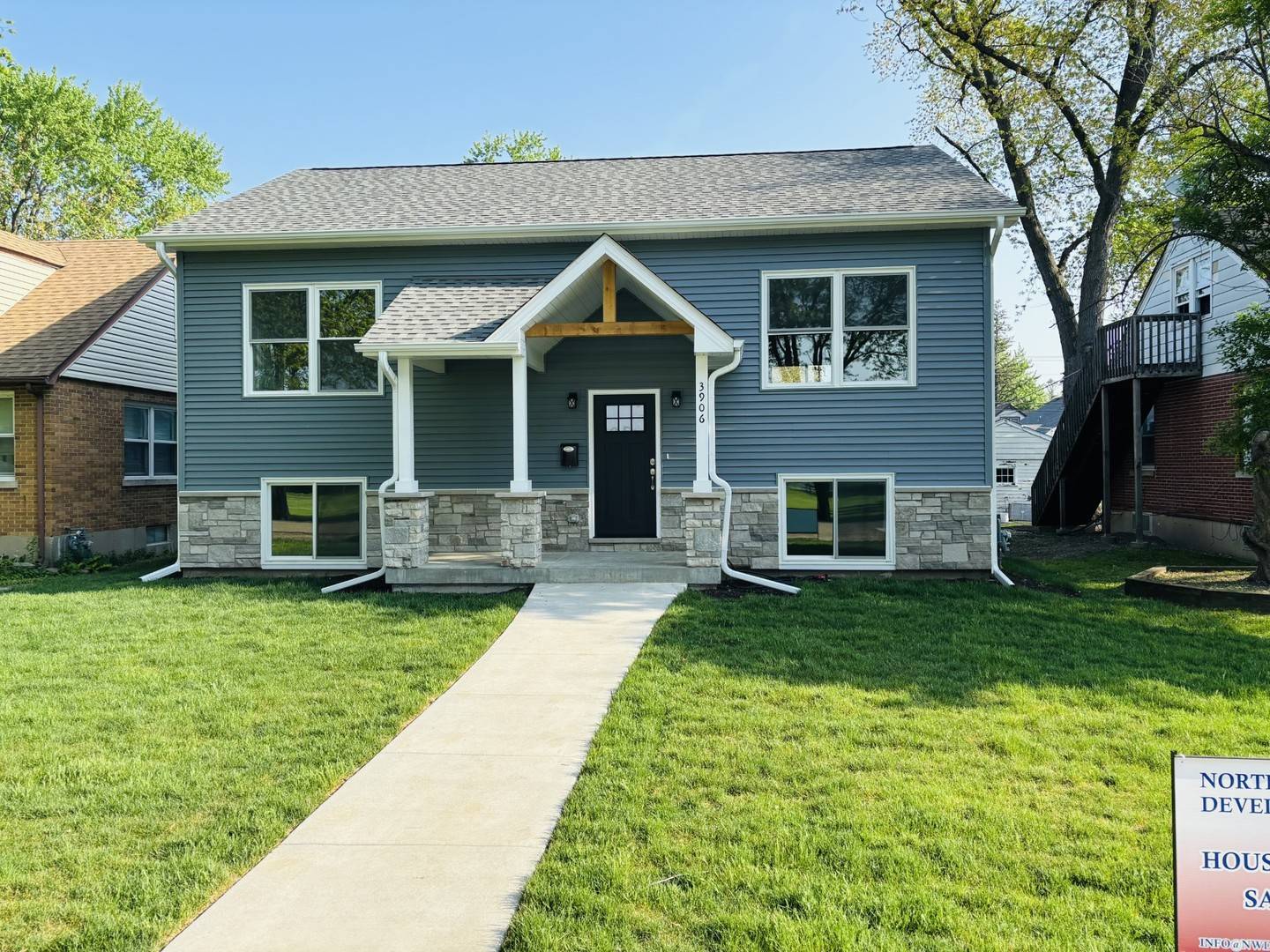 3906 W West Avenue, Mchenry, IL 60050