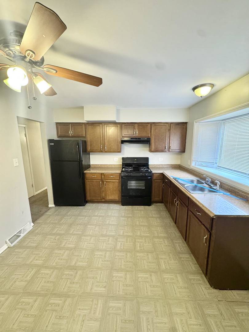 Homewood, IL 60430,904 Bowling Green Drive