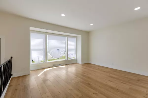 Niles, IL 60714,8801 N Grand Street