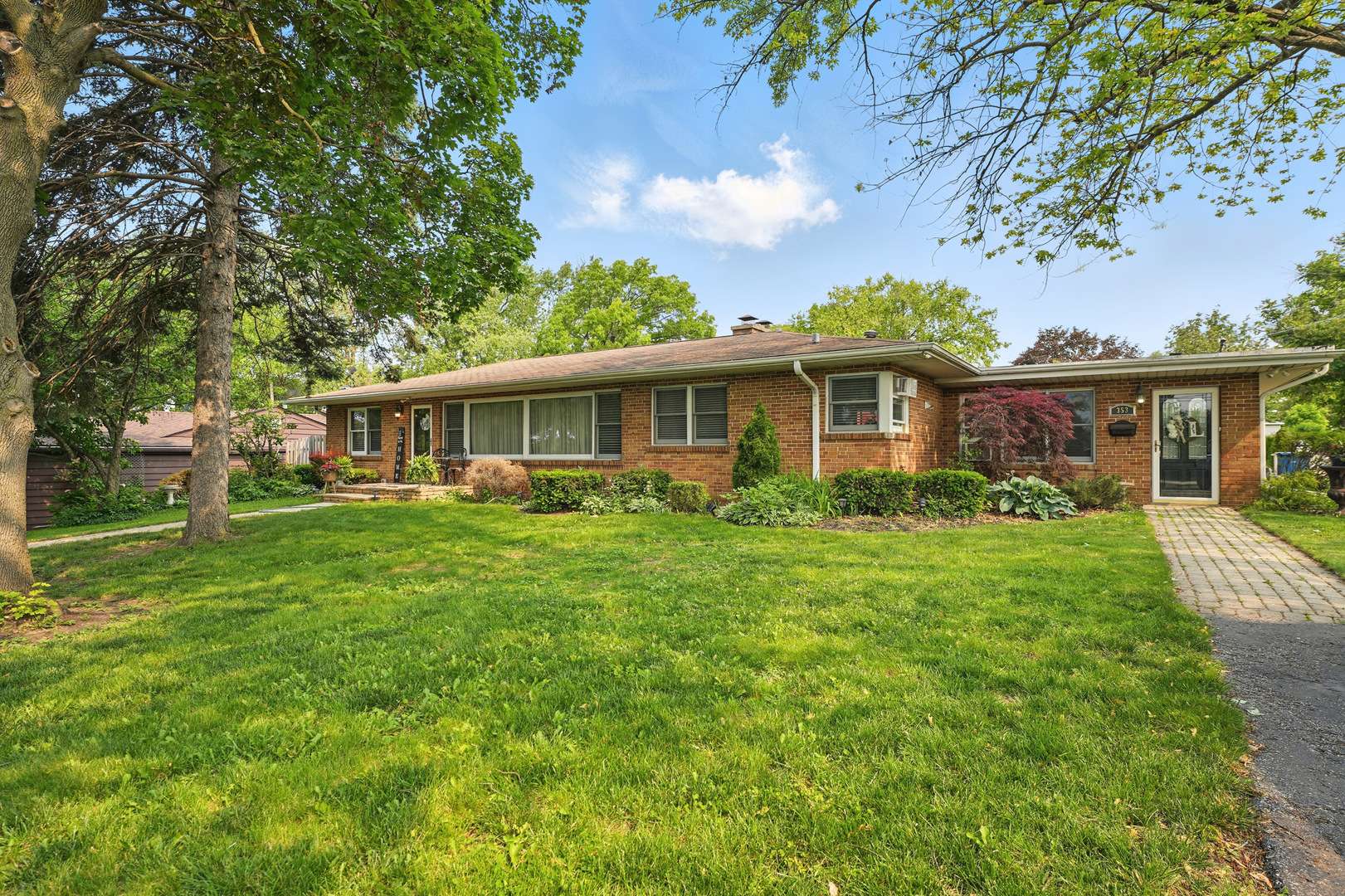 Elmhurst, IL 60126,353 E Butterfield Road