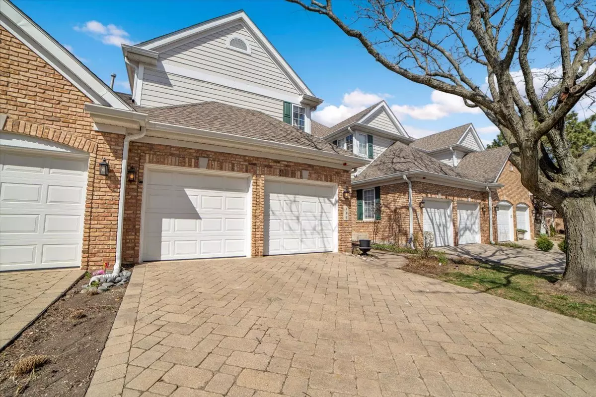 Clarendon Hills, IL 60514,444 Parkview Court