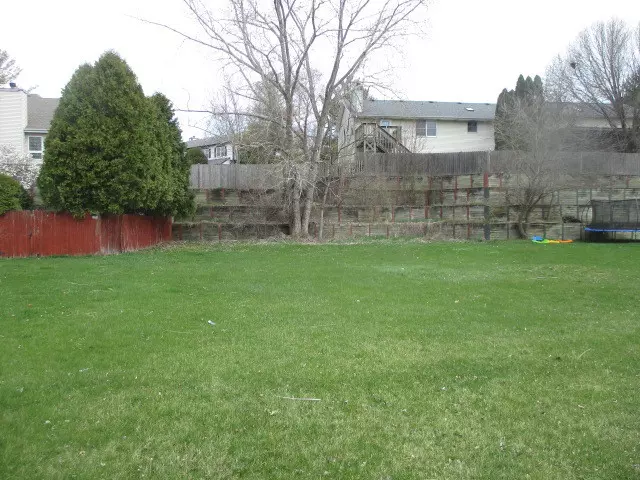 Antioch, IL 60002,363 Creekside Lane