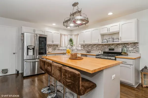 New Lenox, IL 60451,844 Spinnaker Drive