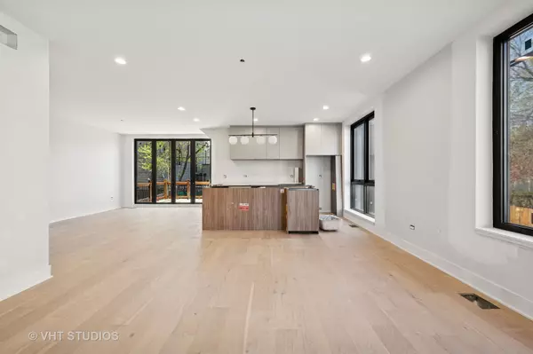 Chicago, IL 60612,222 S Oakley Boulevard #1W