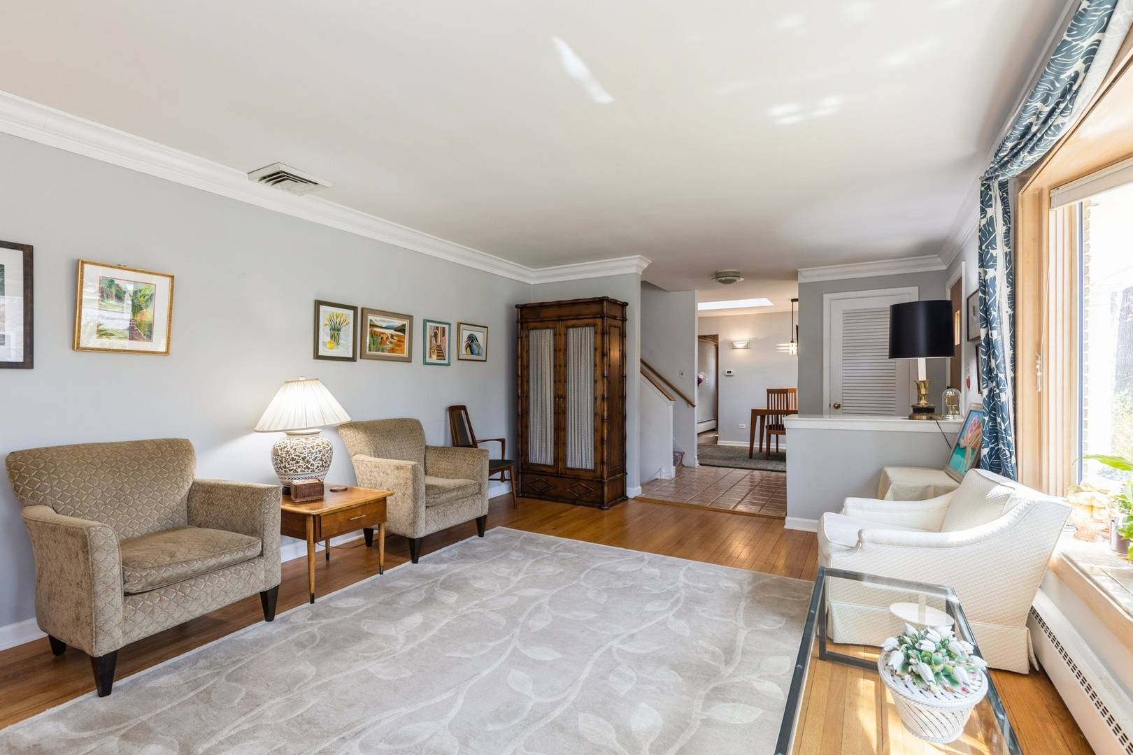 Wilmette, IL 60091,3528 Forest Avenue