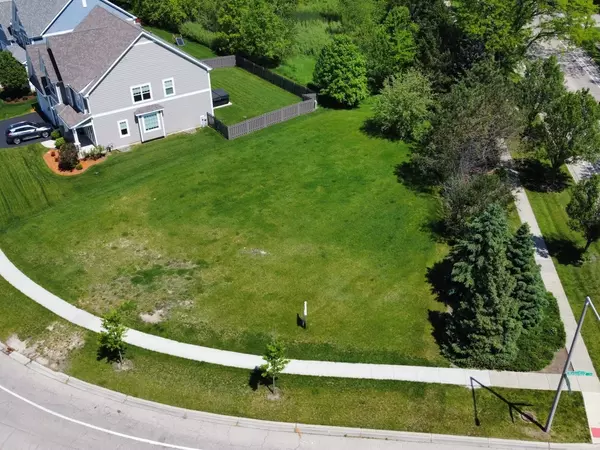 Crystal Lake, IL 60014,796 Waterford Cut