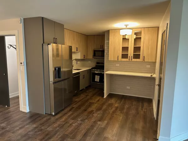 Woodridge, IL 60517,2520 WATERBURY Drive