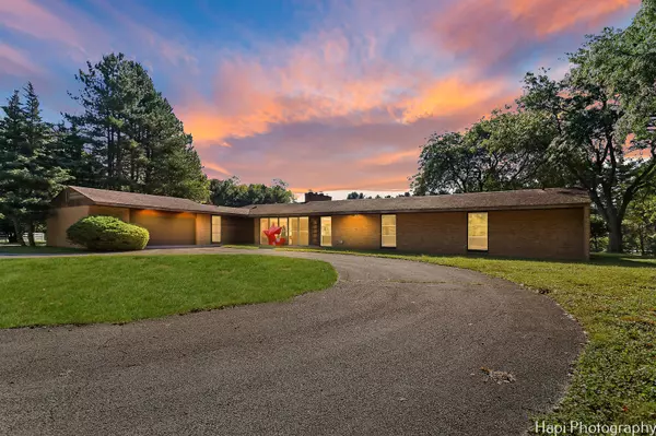 Barrington Hills, IL 60010,80 Meadow Hill Road