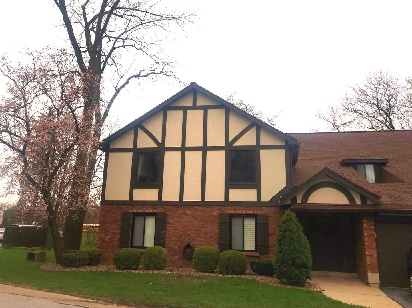 Palos Hills, IL 60465,11241 Sycamore Lane #A