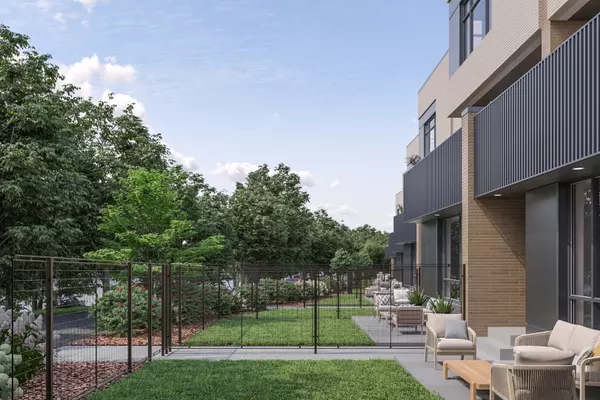 Chicago, IL 60618,2235 W Oakdale Avenue #15-C