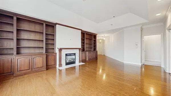 Glenview, IL 60025,2640 Summit Drive #309