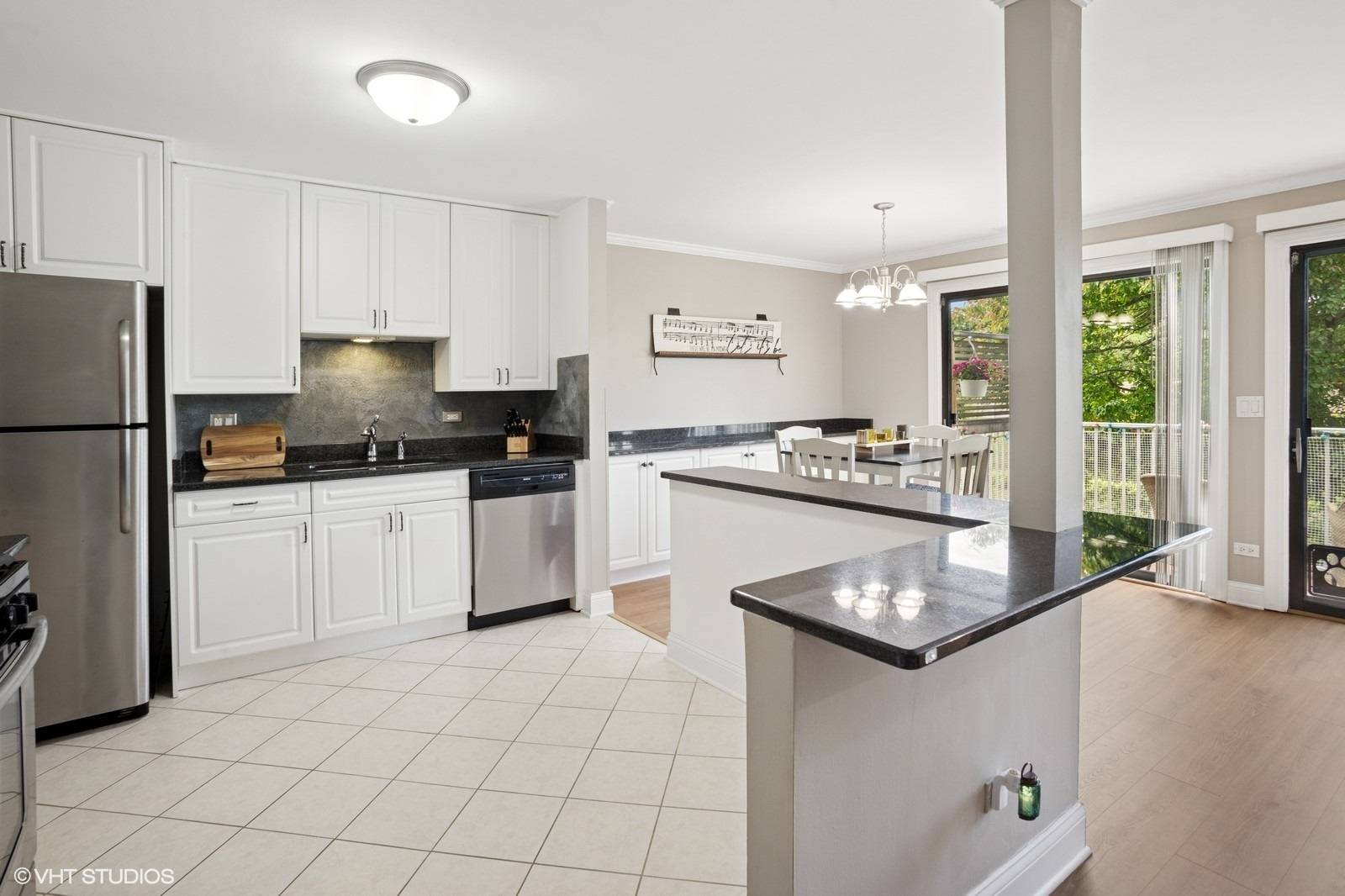 Roselle, IL 60172,941 Yosemite Trail #C7