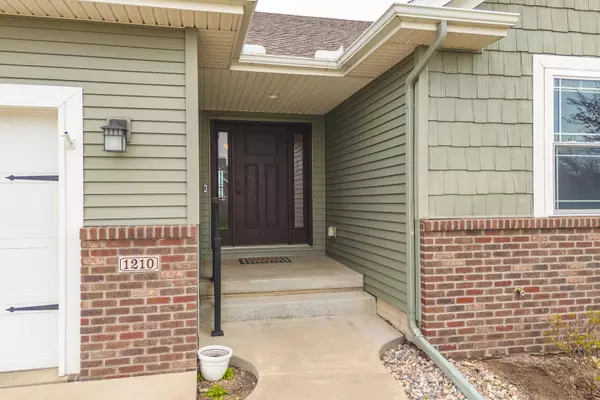 Normal, IL 61761,1210 Ledgestone Drive