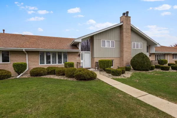 Orland Park, IL 60467,17740 New Hampshire Court