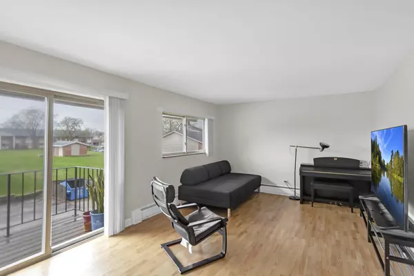 Glendale Heights, IL 60139,680 Marilyn Avenue #201