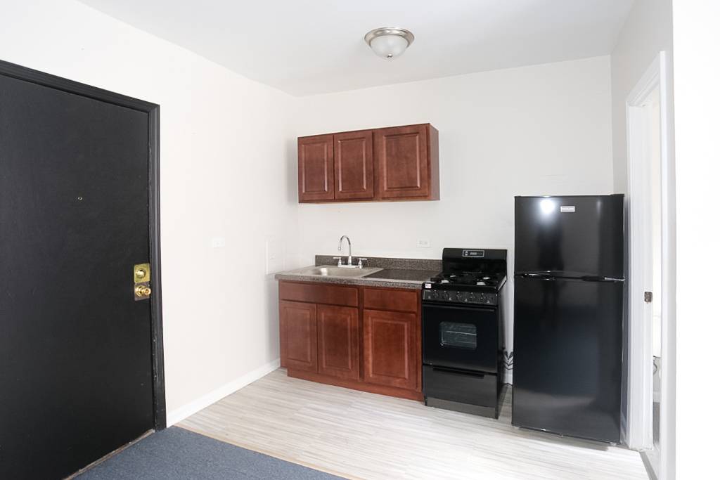 Chicago, IL 60660,5710 N WINTHROP Avenue #304