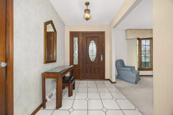 Darien, IL 60561,7932 Grant Street