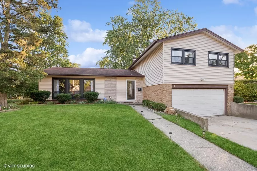 Hazel Crest, IL 60429,2805 Knollwood Place