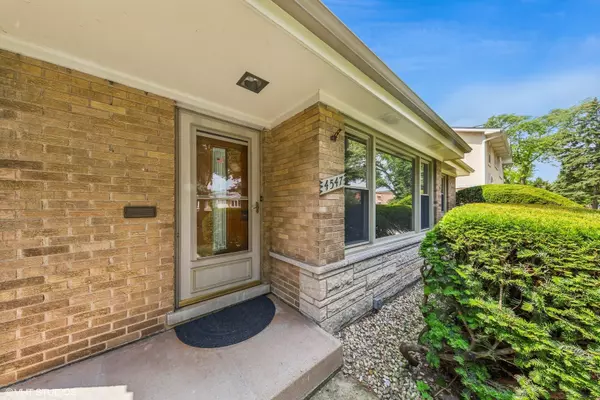 Skokie, IL 60076,4547 Howard Street