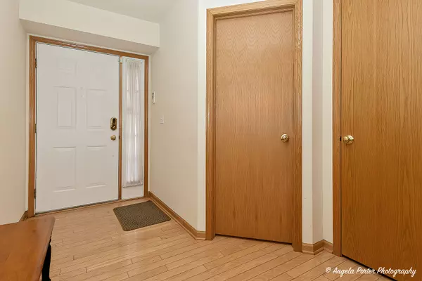 Fox Lake, IL 60020,633 Scott Court #633